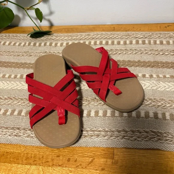 Vionic Red Tia Sandals 8 comfort shoes - Picture 4 of 5